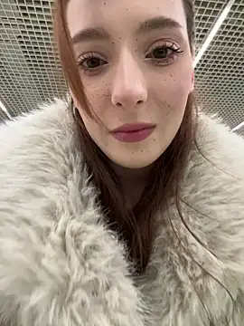 LilluKatten online show from December 20, 9:45 am