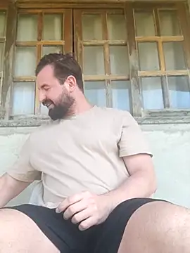 Snapshot of rooliv1 chatting on November 16, 10:42 am rooliv1 online show from November 16, 10:42 am