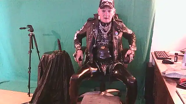 Snapshot of NahkaSami chatting on November 4, 9:57 am NahkaSami online show from November 4, 9:57 am