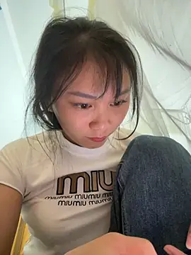 Snapshot of Amino-Suca chatting on November 4, 12:03 am Amino-Suca online show from November 4, 12:03 am