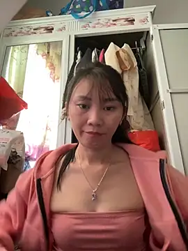 Snapshot of Amino-Suca chatting on November 5, 2:36 am Amino-Suca online show from November 5, 2:36 am