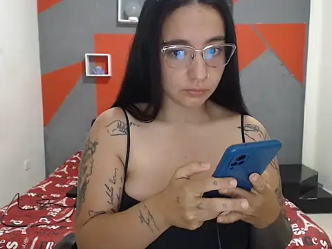 Girlbigtits online show from February 26, 12:05 pm