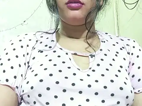 Snapshot of Nancy_queen001 chatting on November 18, 8:45 pm Nancy queen001 online show from November 18, 8:45 pm