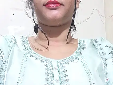 Snapshot of Nancy_queen001 chatting on November 14, 9:35 am Nancy queen001 online show from November 14, 9:35 am