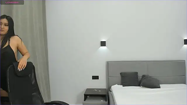 Yunamini online show from November 3, 7:28 pm