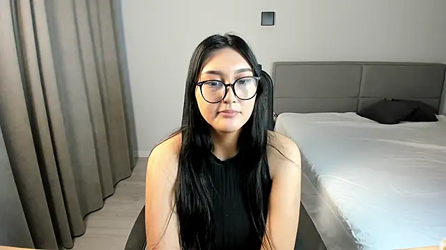 Yunamini online show from November 20, 7:14 pm