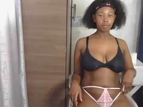 Snapshot of baddiemine05 chatting on November 16, 11:59 am baddiemine05 online show from November 16, 11:59 am