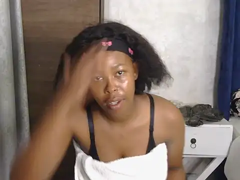 Snapshot of baddiemine05 chatting on November 15, 11:53 pm baddiemine05 online show from November 15, 11:53 pm