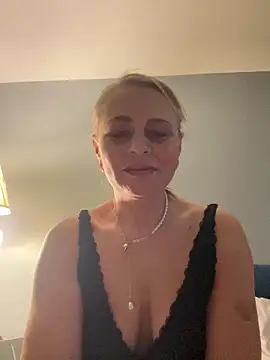 Snapshot of ToriLove777 chatting on November 15, 8:13 pm ToriLove777 online show from November 15, 8:13 pm