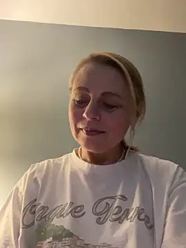 Snapshot of ToriLove777 chatting on November 14, 7:12 am ToriLove777 online show from November 14, 7:12 am