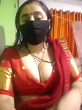 Snapshot of Hot_dolls chatting on October 31, 9:28 am Hot dolls online show from October 31, 9:28 am