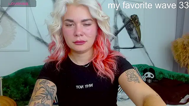 lada love online show from October 30, 1:53 pm