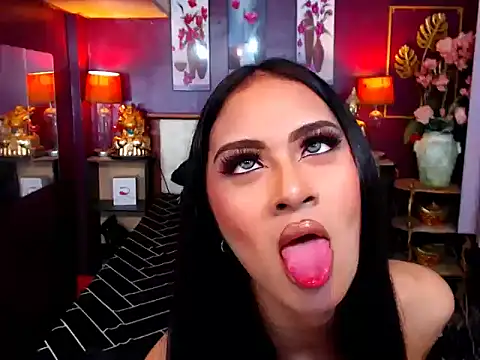 Plastique PATRICIA online show from March 22, 8:49 am