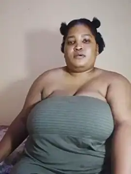 MassiveBoobsxxxx online show from December 2, 6:42 pm