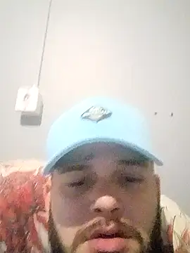 Snapshot of cesarcampos2210 chatting on October 30, 2:04 pm cesarcampos2210 online show from October 30, 2:04 pm