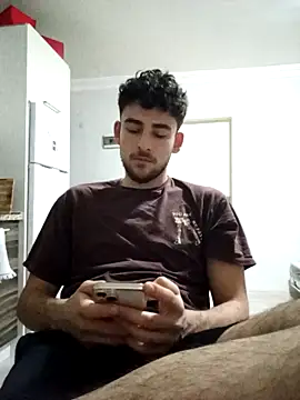 Snapshot of yasinesra757_ chatting on February 14, 4:13 am yasinesra757 online show from February 14, 4:13 am