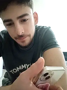 Snapshot of yasinesra757_ chatting on March 3, 2:46 pm yasinesra757 online show from March 3, 2:46 pm