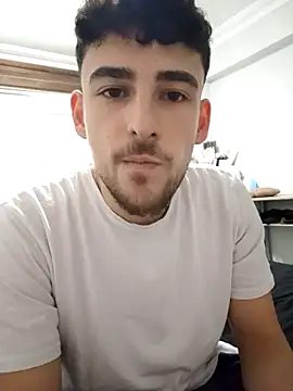 Snapshot of yasinesra757_ chatting on February 18, 2:02 pm yasinesra757 online show from February 18, 2:02 pm