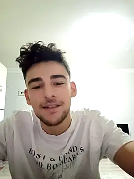 Snapshot of yasinesra757_ chatting on December 19, 1:13 pm yasinesra757 online show from December 19, 1:13 pm