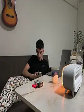 Snapshot of yasinesra757_ chatting on January 7, 1:43 am yasinesra757 online show from January 7, 1:43 am