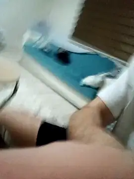 Snapshot of yasinesra757_ chatting on February 19, 5:21 pm yasinesra757 online show from February 19, 5:21 pm