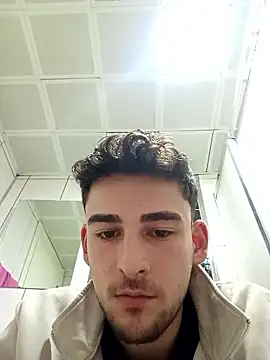 Snapshot of yasinesra757_ chatting on January 8, 9:43 pm yasinesra757 online show from January 8, 9:43 pm