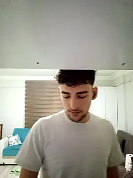 Snapshot of yasinesra757_ chatting on December 21, 3:14 pm yasinesra757 online show from December 21, 3:14 pm