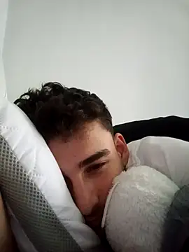 Snapshot of yasinesra757_ chatting on January 9, 10:44 am yasinesra757 online show from January 9, 10:44 am