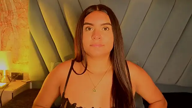 amarahanks1 online show from November 8, 11:25 am