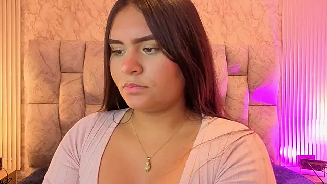 amarahanks1 online show from November 18, 7:28 pm