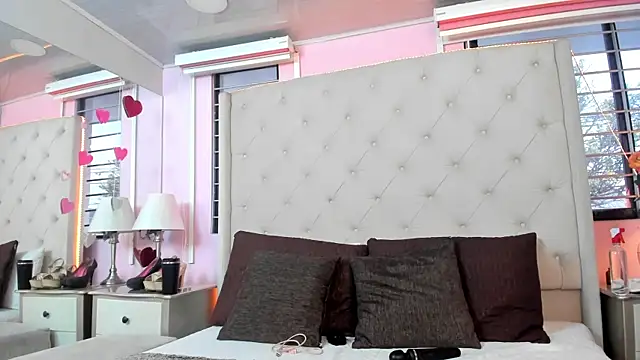 Snapshot of scarlett_leblanc_ chatting on May 16, 2:05 pm scarlett leblanc online show from May 16, 2:05 pm