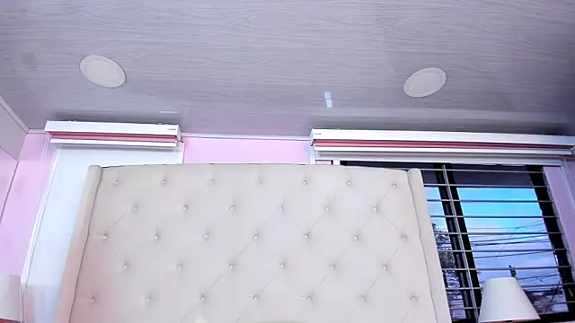 Snapshot of scarlett_leblanc_ chatting on June 26, 11:49 am scarlett leblanc online show from June 26, 11:49 am