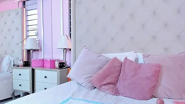 scarlett leblanc  online show from February 5, 2:13 pm