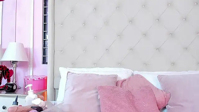 scarlett leblanc  online show from March 23, 1:22 pm