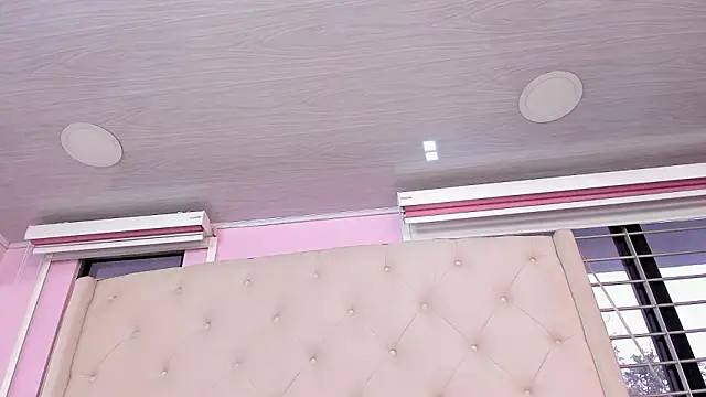 scarlett leblanc  online show from February 13, 1:33 pm