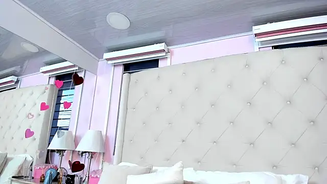 Snapshot of scarlett_leblanc_ chatting on July 10, 11:54 am scarlett leblanc online show from July 10, 11:54 am