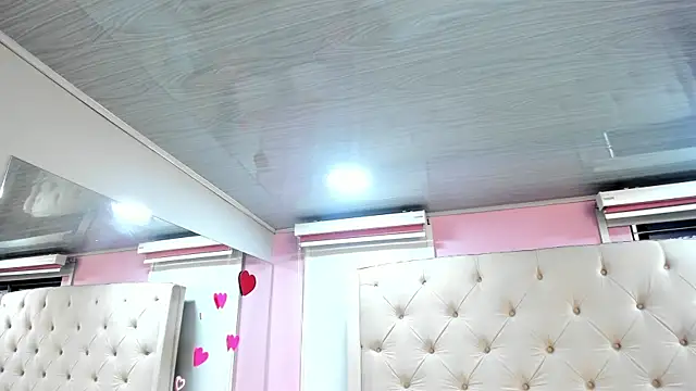 Snapshot of scarlett_leblanc_ chatting on July 4, 12:21 pm scarlett leblanc online show from July 4, 12:21 pm