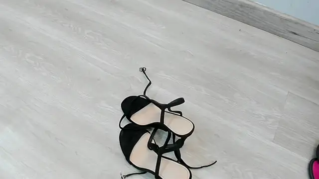 scarlett leblanc  online show from April 4, 12:45 pm