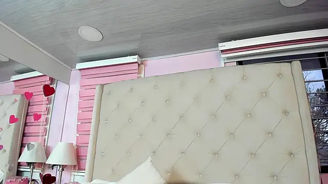 Snapshot of scarlett_leblanc_ chatting on July 9, 12:04 pm scarlett leblanc online show from July 9, 12:04 pm