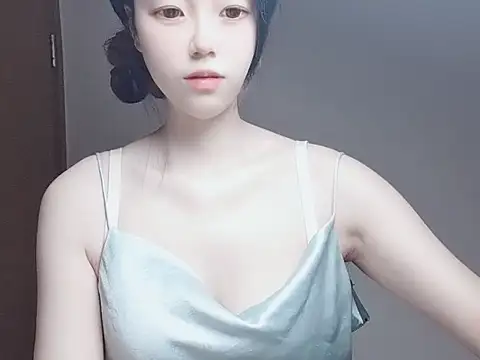 Snapshot of JuliaNoir chatting on November 27, 5:52 am JuliaNoir online show from November 27, 5:52 am