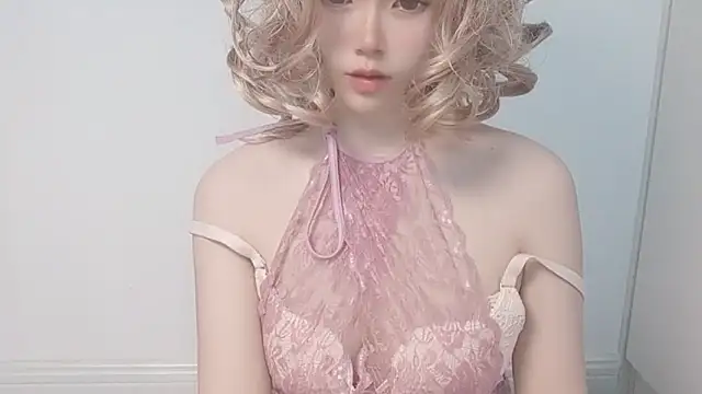 JuliaNoir online show from April 9, 3:41 am