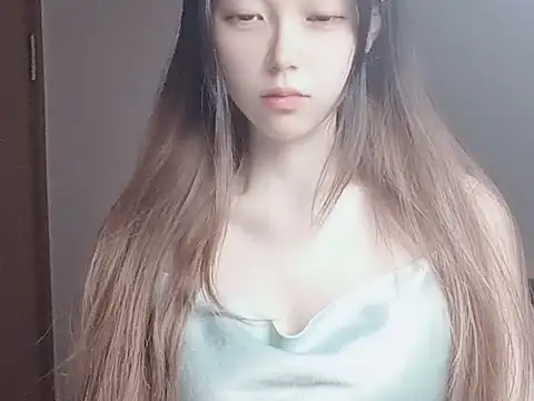 Snapshot of JuliaNoir chatting on November 3, 6:07 am JuliaNoir online show from November 3, 6:07 am