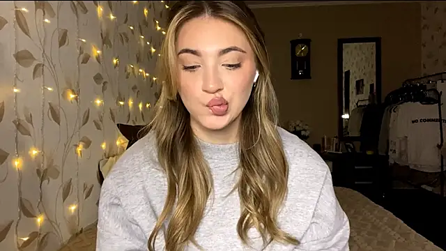 OrethaEredia online show from December 21, 5:03 pm