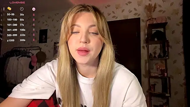 Snapshot of OrethaEredia chatting on November 9, 4:00 pm OrethaEredia online show from November 9, 4:00 pm