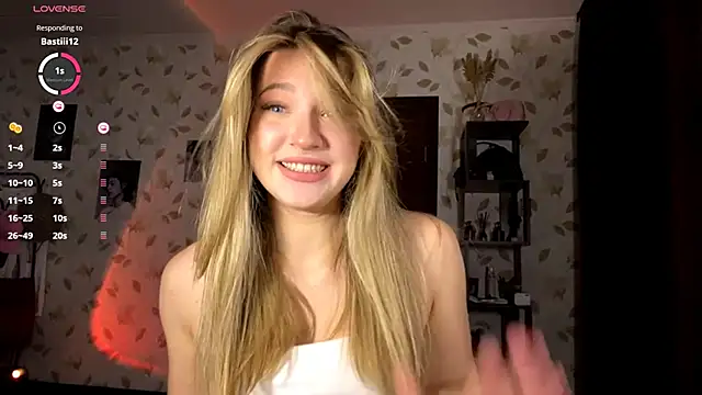 Snapshot of OrethaEredia chatting on November 8, 3:48 pm OrethaEredia online show from November 8, 3:48 pm