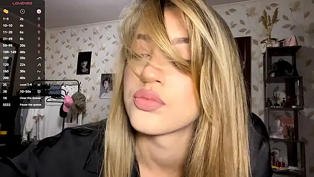 Snapshot of OrethaEredia chatting on November 17, 4:11 pm OrethaEredia online show from November 17, 4:11 pm