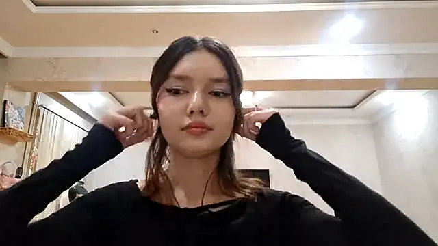 Snapshot of HenryMetter chatting on October 31, 10:34 am HenryMetter online show from October 31, 10:34 am