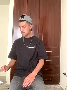 Snapshot of dylan_drakee chatting on November 3, 4:43 pm dylan drakee online show from November 3, 4:43 pm