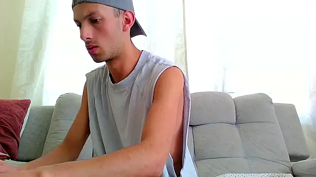 Snapshot of dylan_drakee chatting on November 7, 4:11 pm dylan drakee online show from November 7, 4:11 pm