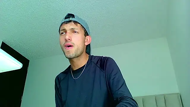 Snapshot of dylan_drakee chatting on January 10, 3:07 pm dylan drakee online show from January 10, 3:07 pm